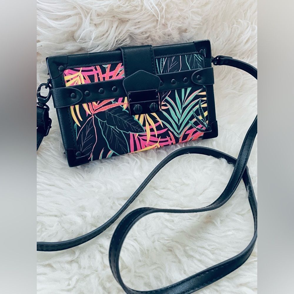 Call it Spring Crossbody Bag Hardshell Leafy Pattern
